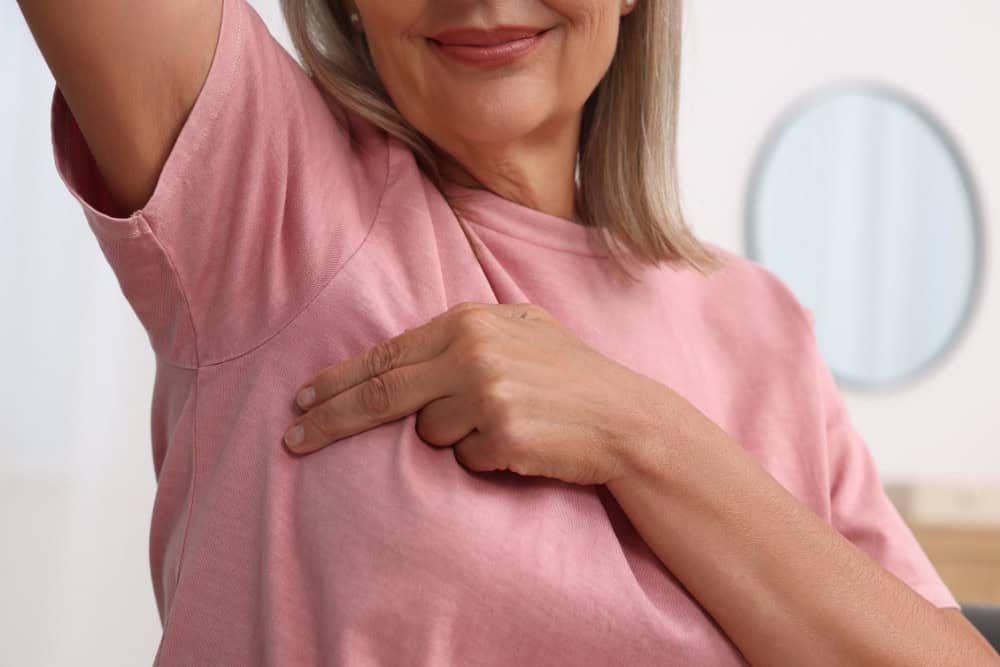 Rintojen omatarkkailu ja rintojen tutkiminen – näin tunnistat rintasyövän varhain