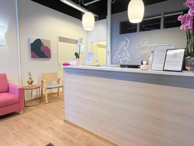 Clincic Helenan astaanotto tiski sisäänkäynniltä kuvattuna